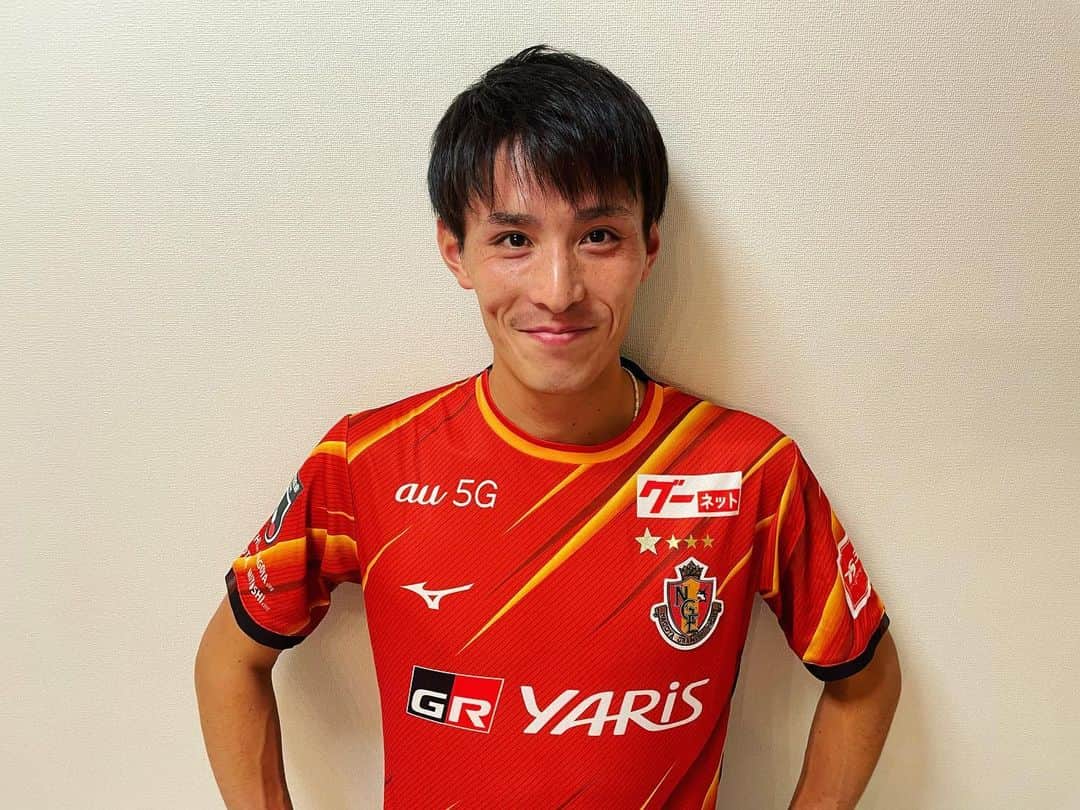 服部勇馬のインスタグラム：「やったあー！！！！ 4つ目の星だあ！！！！  @nagoyagrampus  ルヴァンカップ初優勝おめでとうございます🏆  #AllforNAGOYA #grampus」