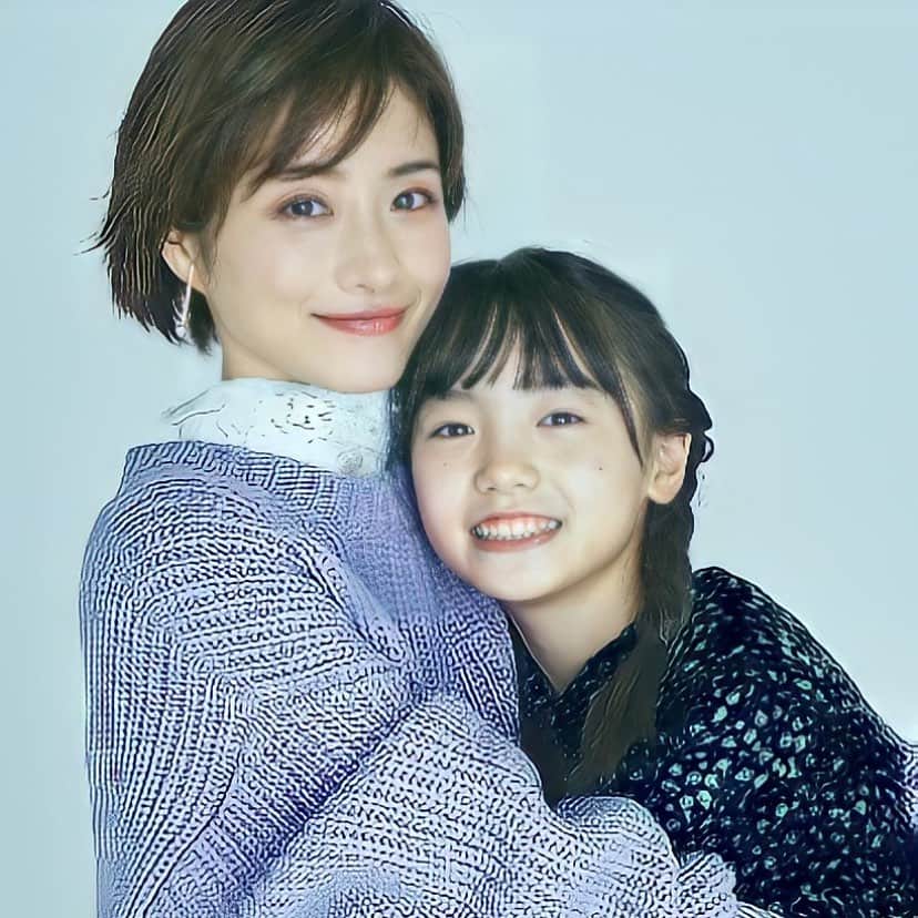 のインスタグラム：「2人とも可愛すぎる！ #石原さとみ さん #稲垣来泉 さん #そしてバトンは渡された  #ツーショット #前髪あり #ショート #笑顔 #可愛い」
