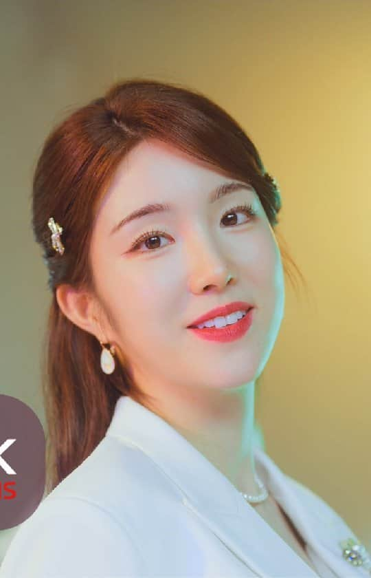 LABOUMのインスタグラム：「[#라붐]  LABOUM 3rd MINI ALBUM [BLOSSOM] SOLO FILM TEASER #진예 #JINYEA  🌷 2021.11.03 6PM (KST) 📺 https://youtu.be/_X2R5vq5-Qk  #LABOUM #BLOSSOM #KissKiss #211103_6PM #COMEBACK  #COMING_SOON」