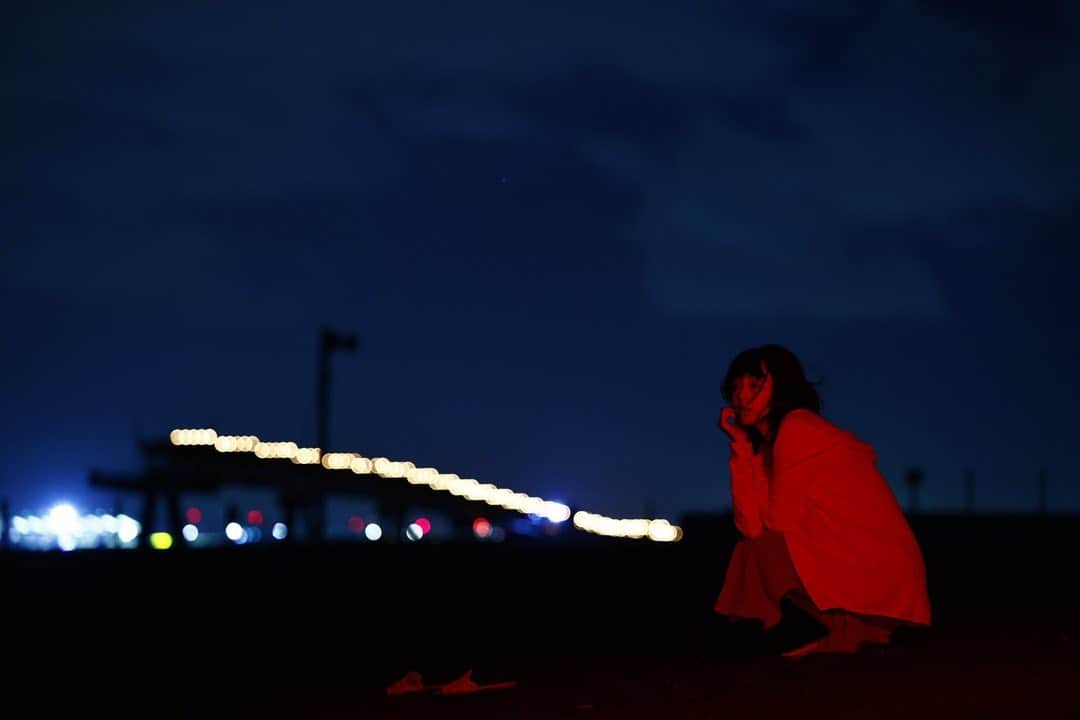 平野綾さんのインスタグラム写真 - (平野綾Instagram)「表現は全て内から溢れ出るものだから、 感性を、内面を、どのくらい磨くかにかかっています。 ⁡ ふとした何でもない時にこそ、心震わせる発見を。 ⁡ ⁡ photo by  @ogata_photo ⁡ ⁡ ⁡ #ayahirano #平野綾 ⁡ ⁡」10月31日 3時05分 - a_ya.hirano