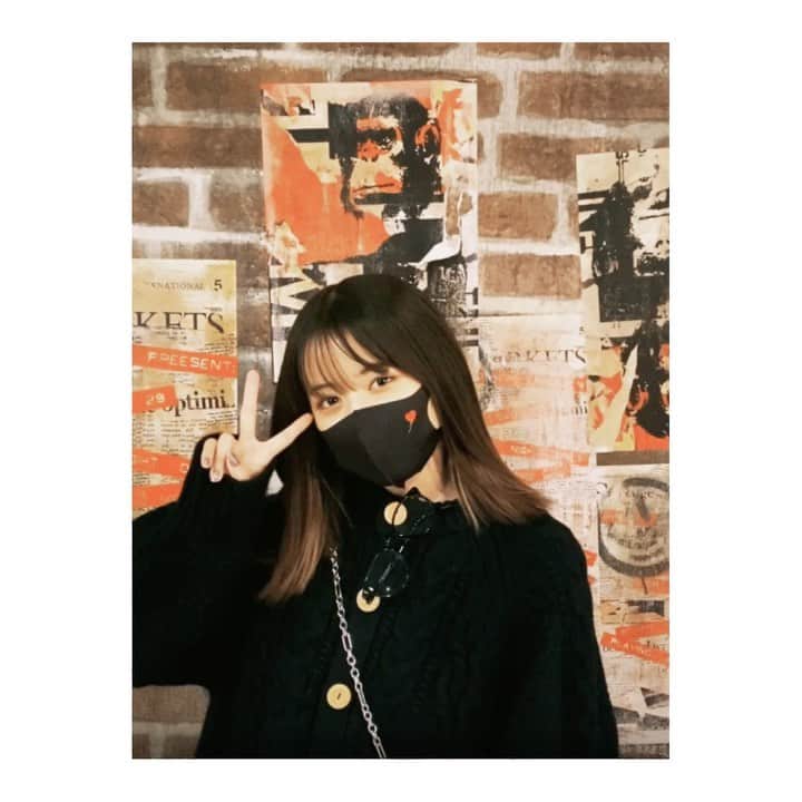 横島ふうかのインスタグラム：「#バンクシーって誰 展に行ってきました！グッズ売り場にマスクあったから買っちゃった❣️」