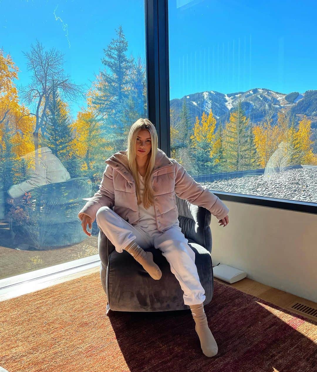 Katelyn Byrdのインスタグラム：「They really crush the jacket game @alo @aloyoga」