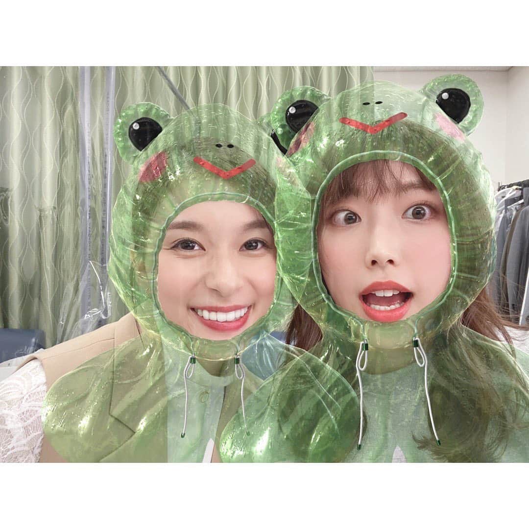 芳根京子さんのインスタグラム写真 - (芳根京子Instagram)「今日の「真犯人フラグ」の放送は おやすみです。  現場のオフショットを！  おゆりちゃんがカエルとかぼちゃにしてくれました！🐸🎃  ありがとう✨  happy Halloween🎃  #真犯人フラグ」10月31日 12時13分 - yoshinekyoko
