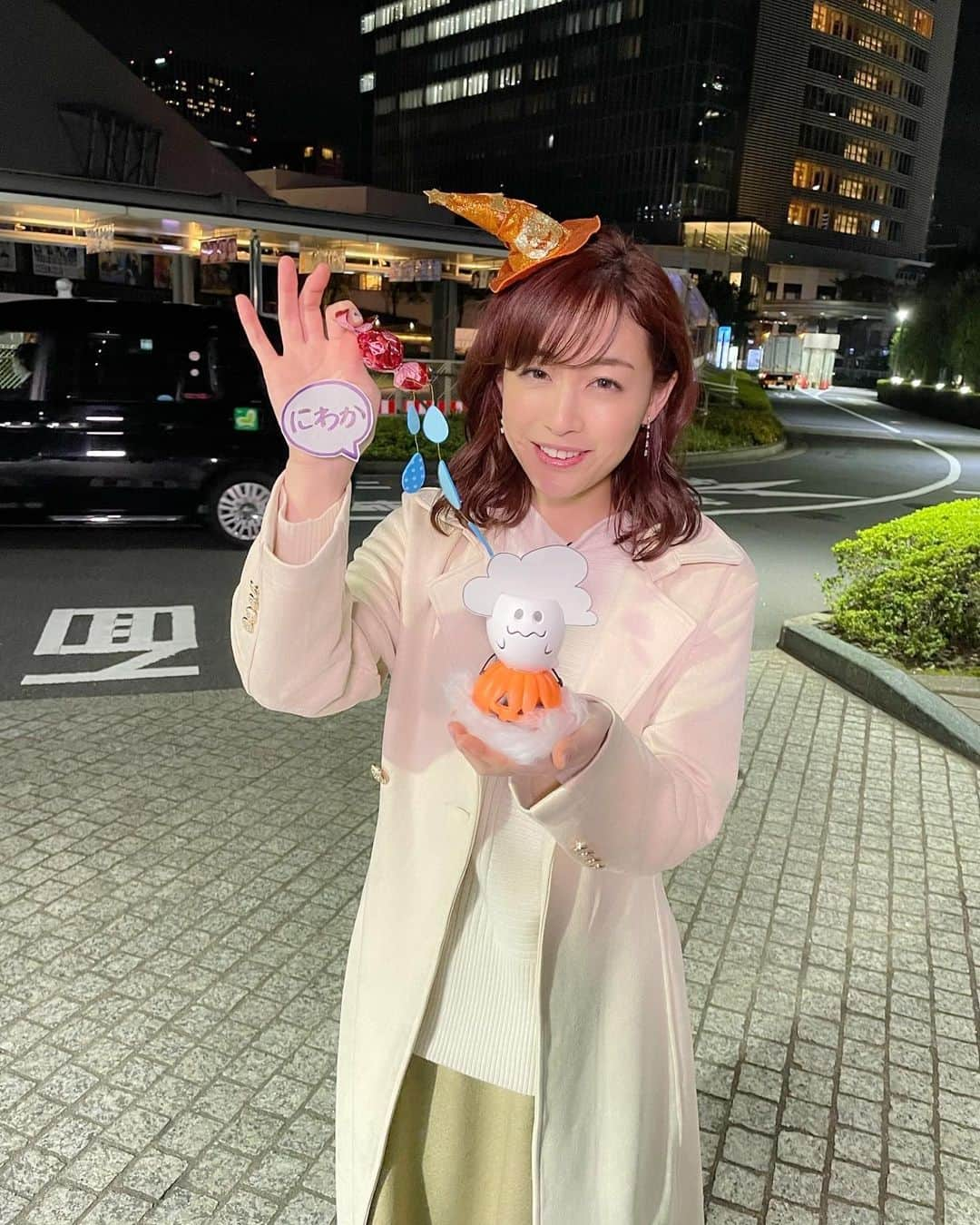 新井恵理那のNキャスさんのインスタグラム写真 - (新井恵理那のNキャスInstagram)「今年のハロウィーンは、にわか雨にご注意を! 雨が降るとヒンヤリしますので、選挙に行く時も上着も傘も持ってお出かけくださいね(・∀・) #新井恵理那 #新情報7daysニュースキャスター」10月31日 13時03分 - tbs_7nc