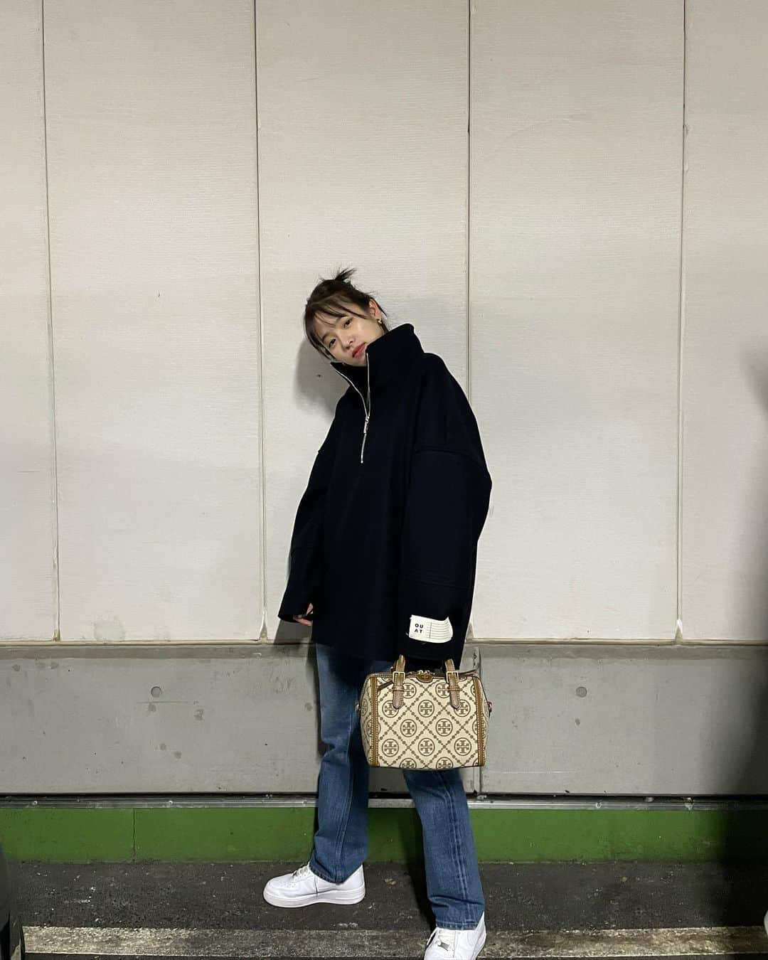 横田真悠さんのインスタグラム写真 - (横田真悠Instagram)「私服☺︎ 🪖🌙🤍  @toryburch #ToryStories #TMonogram #ToryBurchFW21」10月31日 13時11分 - yokota_mayuu