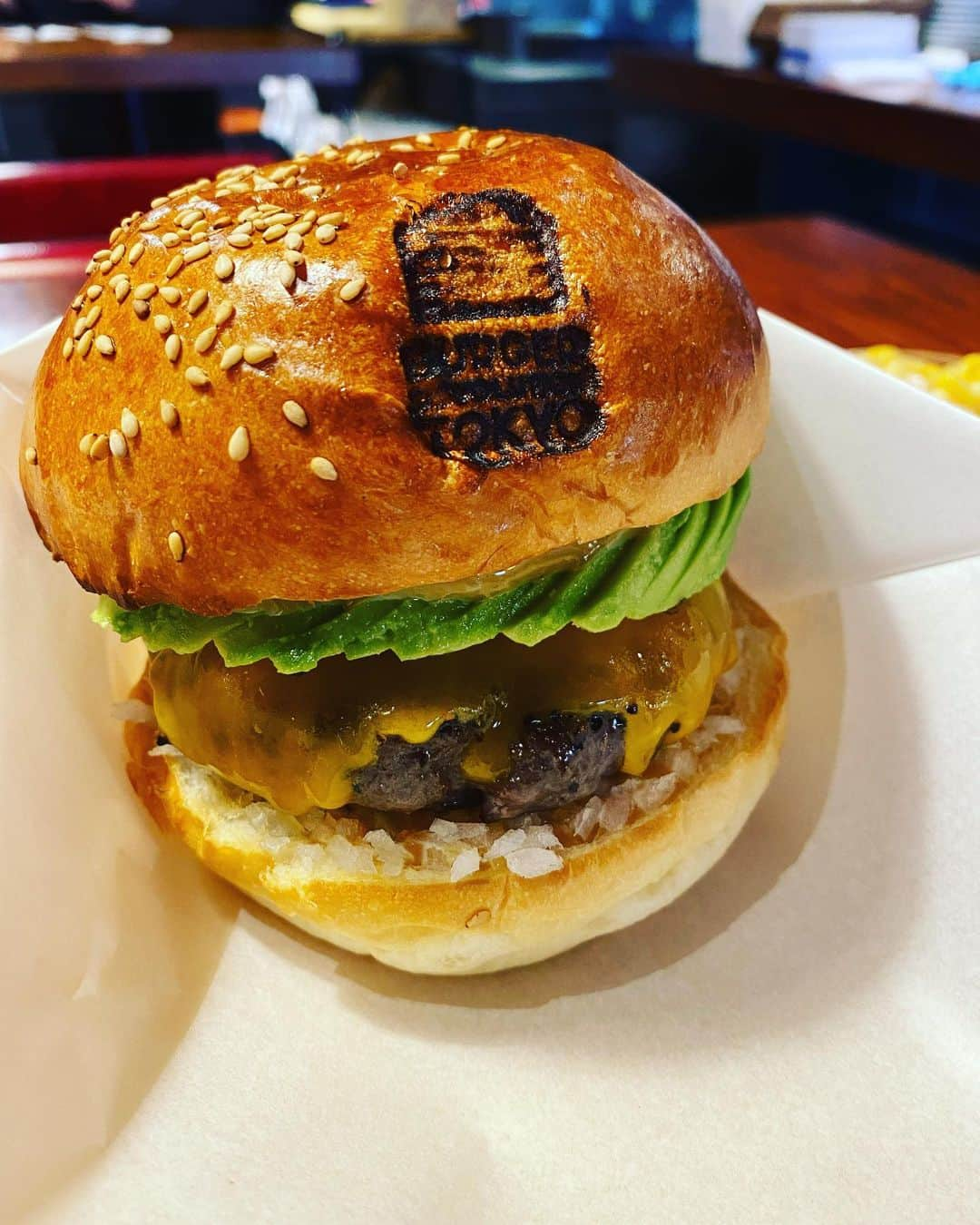 国生さゆりさんのインスタグラム写真 - (国生さゆりInstagram)「美味すぎた✨🍔✨ハンバーガー🍔#やばい #アボガド #チーズ #満足感 #ハンバーガー #ちょっとした贅沢 #国生さゆり#今日 、１日、ドラマOA、フジTV、22時#楽しみ」10月31日 13時22分 - sayurikokusho