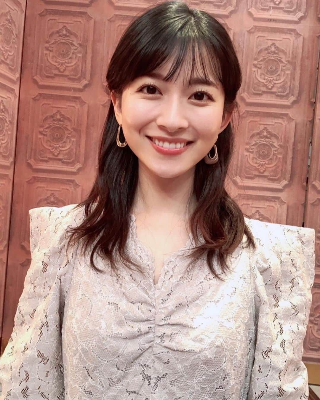 山本里菜さんのインスタグラム写真 - (山本里菜Instagram)「. サンデージャポン ありがとうございました☺️❤️  今夜のTBSでは 19:57〜『選挙の日2021』 が放送されます！！ 爆笑問題太田さんと一緒に選挙速報に注目しましょう💪✨  衣装 one-piece...CELFORD shoes...DIANA  #サンジャポ　#サンデージャポン　#選挙の日　#投票に行こう #celford #ワンピース　#レース #レースワンピース #山本里菜」10月31日 13時20分 - rinayamamoto_0622