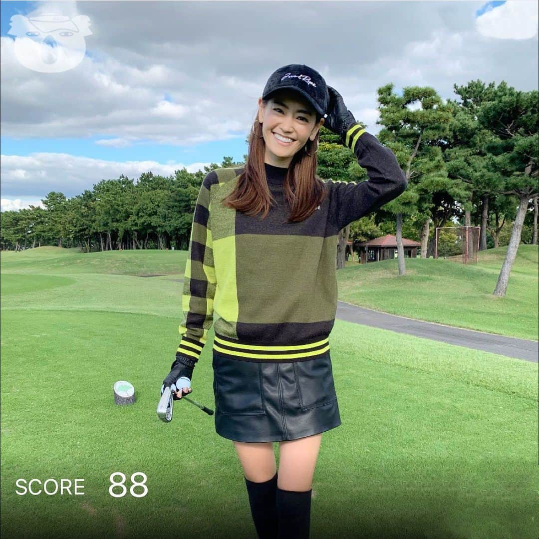 葛岡碧さんのインスタグラム写真 - (葛岡碧Instagram)「この間⛳️  先日久しぶりに⛳️🏌️‍♀️ ずっと練習していて、ショットは戻ってきたけれど、この日はパターが全然入らずでした💦 でもお天気で気持ちよかった☺️🎶 🔴43-45=88  #midorikuzuoka #葛岡碧 #葛岡碧ゴルフ  #葛岡碧動画」10月31日 13時28分 - midori_kuzuoka