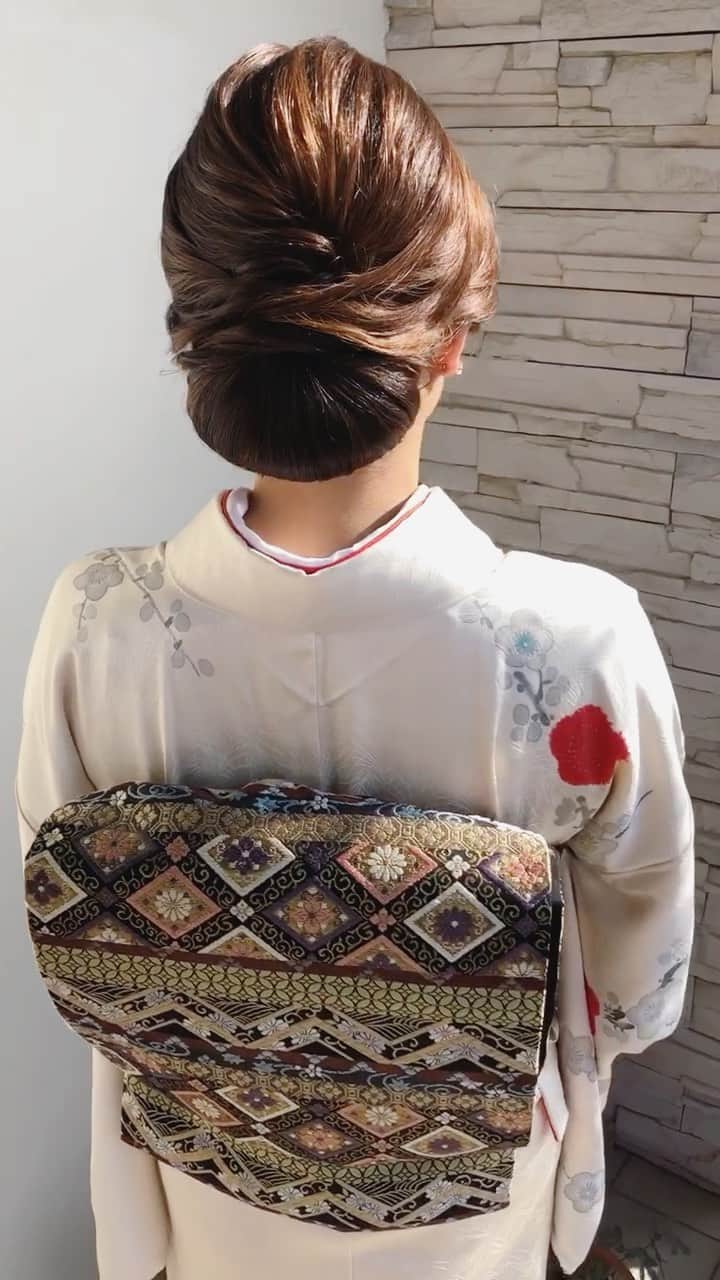kaekoのインスタグラム：「七五三  前撮り  着付けの季節🍁  成人式も、すぐそこ  さっ、練習しなきゃー  #ココロヘアー #着付け #kaekoarrange  #cocolohair」