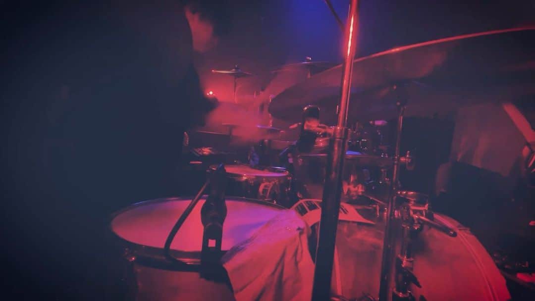 吉澤響のインスタグラム：「2021/10/16 青山月見ル君想フ ワンマンライブ「真昼の月 Vol.9」 『井の中の世界』/ セカイイチ  #セカイイチ #live #drums #drummers #istanbulcymbals #vaterdrumsticks」