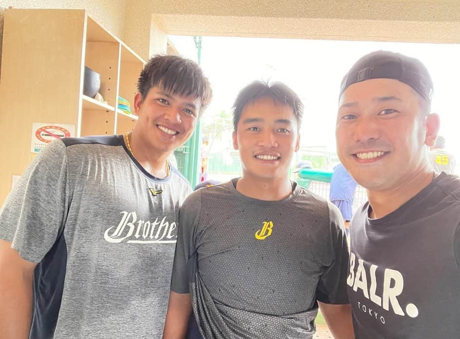 のインスタグラム：「日本に帰国しました^_^  これからの事は色んな人と相談して 決めたいと思います  どうぞよろしくお願いします🤲」