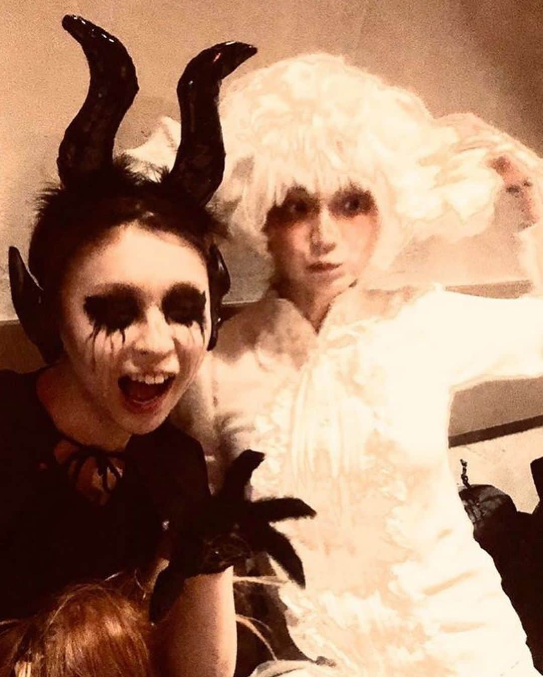 芹川有里さんのインスタグラム写真 - (芹川有里Instagram)「こんなにハロウィンしてない10/31は初めてかもしれない、、、 ネタがないので過去作です🤡 来年はそろそろやりたい！ 仮装したい！！！笑 . #ハロウィン #Halloweennight #Halloweenparty #仮装」10月31日 16時08分 - seri53