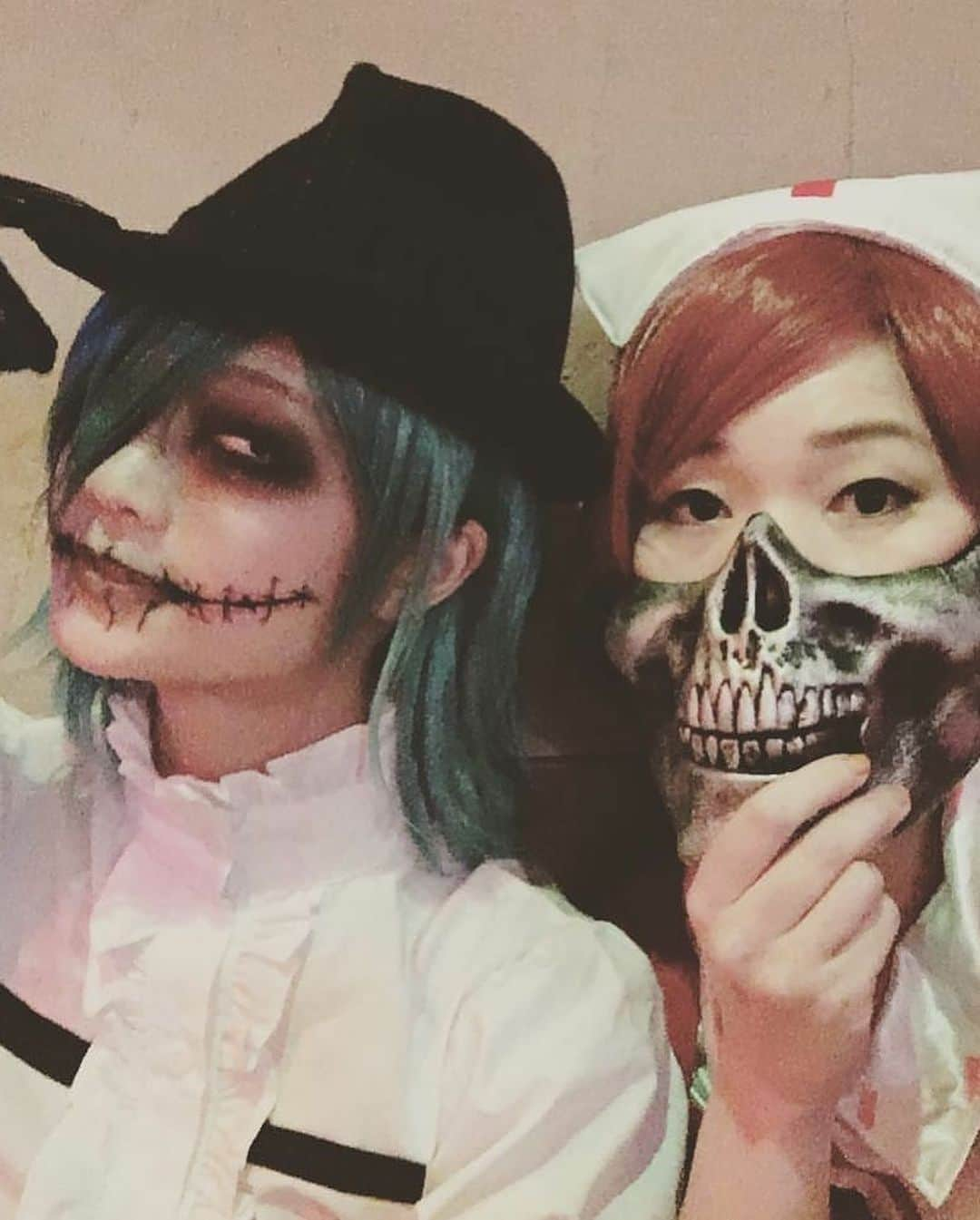 芹川有里さんのインスタグラム写真 - (芹川有里Instagram)「こんなにハロウィンしてない10/31は初めてかもしれない、、、 ネタがないので過去作です🤡 来年はそろそろやりたい！ 仮装したい！！！笑 . #ハロウィン #Halloweennight #Halloweenparty #仮装」10月31日 16時08分 - seri53