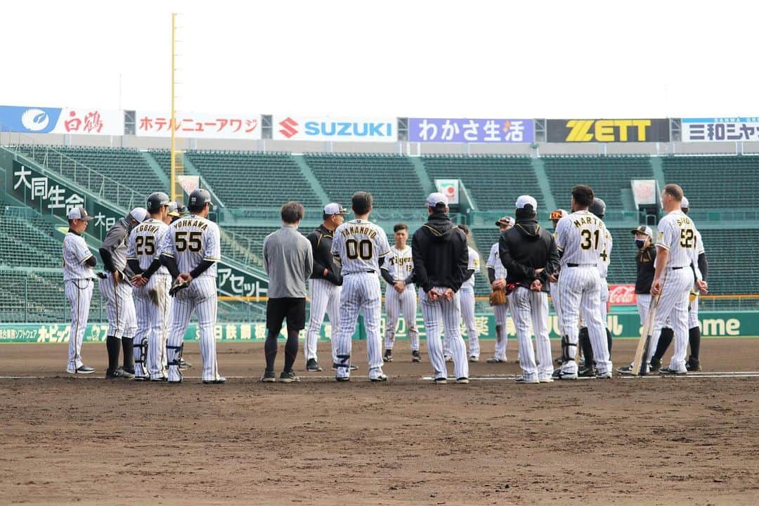 阪神タイガースさんのインスタグラム写真 - (阪神タイガースInstagram)「今日の練習では、シート打撃も行われました！ #青柳晃洋 選手 #メルロハスジュニア 選手 #糸原健斗 選手 #ジェフリーマルテ 選手 #近本光司 選手 #小野泰己 選手 #江越大賀 選手 #熊谷敬宥 選手 #筒井壮コーチ  #阪神タイガース #挑超頂」10月31日 16時04分 - hanshintigers_official