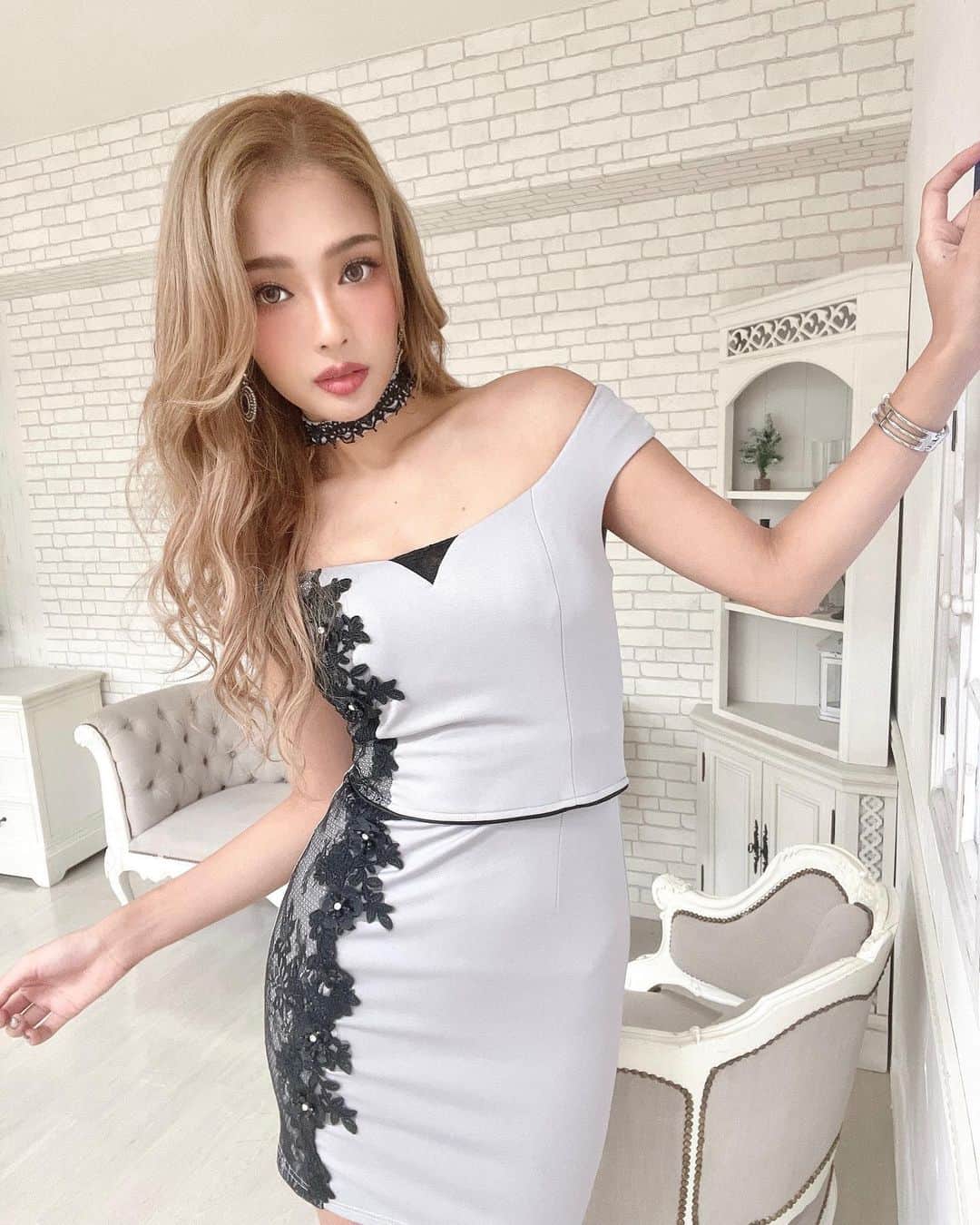 のインスタグラム：「先日は、mydress @mydress365_official の撮影でした🤍  最近、一気にバタバタで、時間軸がズレた投稿になってしまっています😖💡  お仕事たくさんで、ありがたい日々です🥺🙏✨  今日は、ハロウィンか😳！  皆さんハロウィン楽しめていますか☺️？」