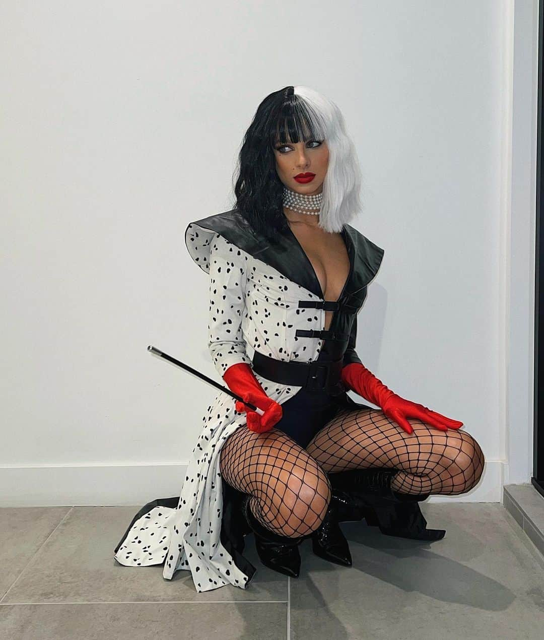 ブルーナ・リリオさんのインスタグラム写真 - (ブルーナ・リリオInstagram)「“I’m just getting started, darling.” - Cruella ✨🥀 #halloween」11月1日 2時41分 - brunalirio