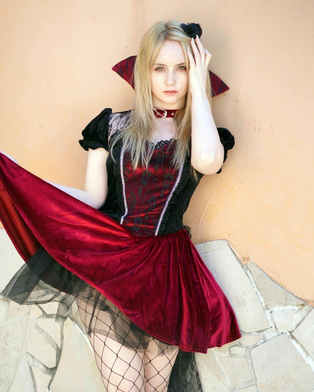 ジェマ・ルイーズのインスタグラム：「ヴァンパイアになりました！🦇🌙#ハロウィンコスプレ #ハロウィン #ヴァンパイア #halloween #vampire #バンパイヤ #グラビア #ヴァンパイアコスプレ」