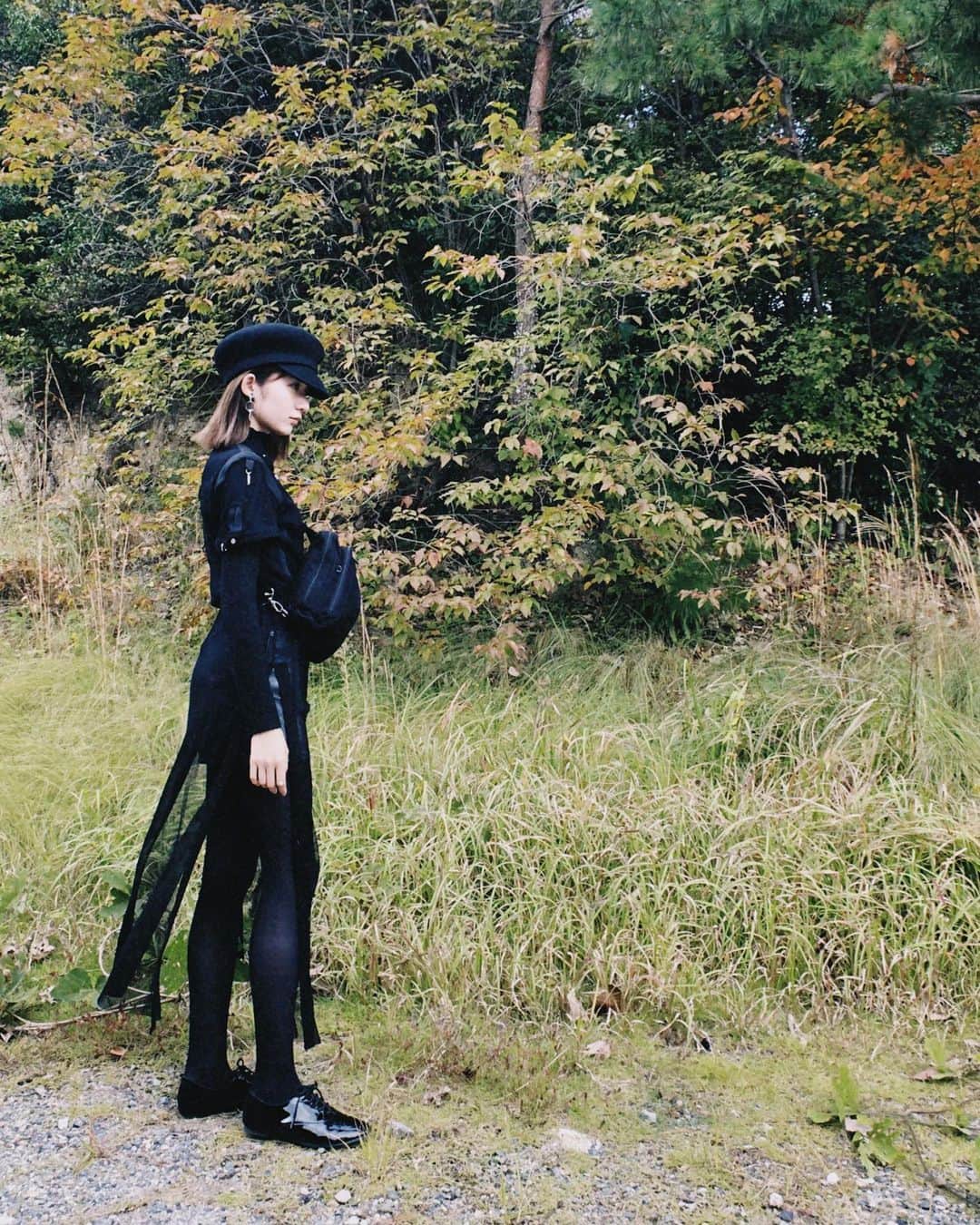 杉枝真結のインスタグラム：「☺︎ 本日の私服🌿 Twitterには違うver.の写真を載せたよ！ なんだか勇ましい感じになりました😂❤️‍🔥❤️‍🔥❤️‍🔥 - 今を生きる、私達の為に 未来を生きる、子供達の為に 大切な一票を投じてきました。 - 最近は… ファッション、メイクやコスメへの関心が さらに高まっているのを実感している日々。 というのも！！ こだわりが増したり💐興味の幅が広がったり✨ これまでよりも深く広く楽しんでいる感じがします😉 - 写真をつい撮り忘れちゃって、ごめんなさい。 その瞬間を頑張って、そして楽しんで、現場が終わって… あ！ってなることばかり🥺🥲笑 - とはいえ！！ これからもマイペースに更新します🙏 皆さん、よかったら覗きに来て下さい📸 - 🎃 🎃 🎃 #HappyHalloween #HALLOWEEN #ハロウィン #ハッピーハロウィン #今年は #ノー仮装 #ノーコスプレ #でした #笑」