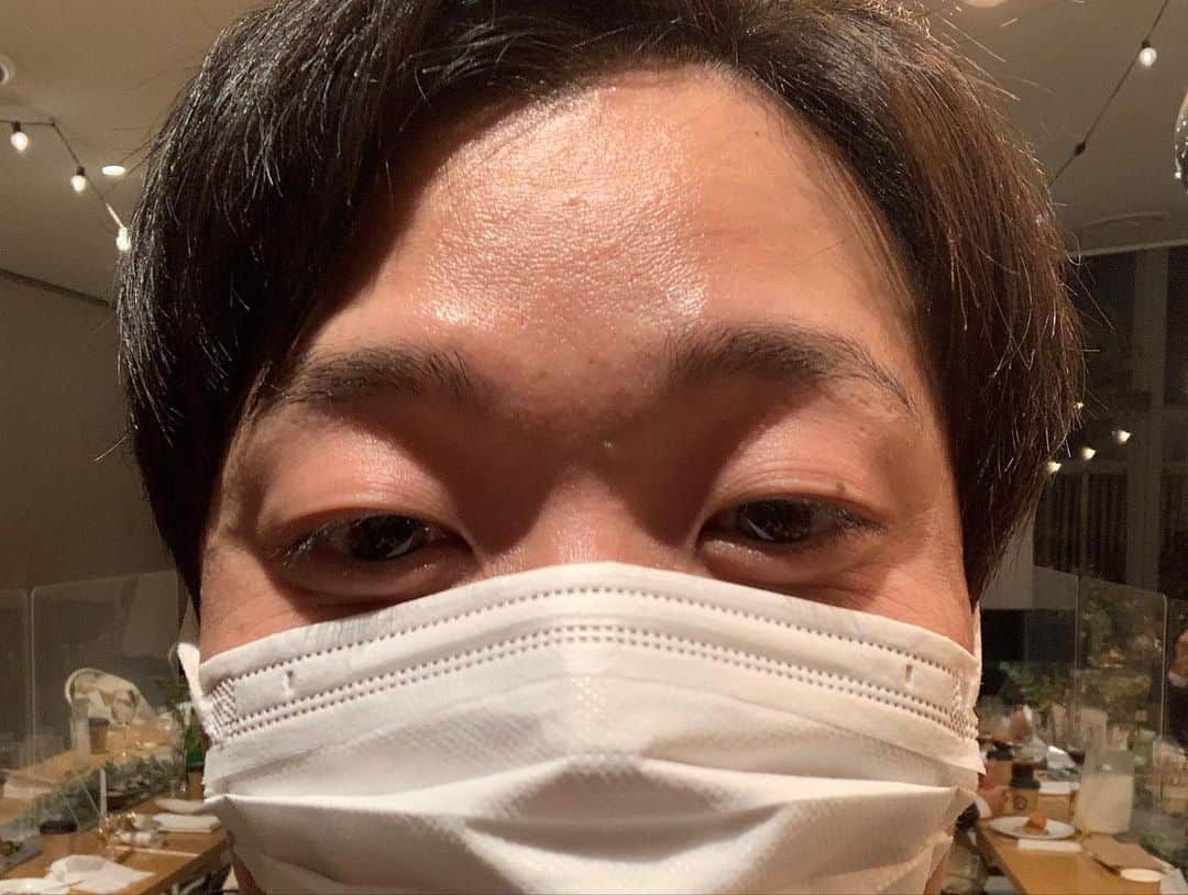 長谷部 洋一さんのインスタグラム写真 - (長谷部 洋一Instagram)「同期の元ザ☆忍者大久保くんで、現プリッとチャンネルのパンダの結婚式！ 大久保くんおめでとうゼァ＼(^o^)／  素敵な最高の時間だった！ 泣いちゃった！ 13期みんなで大久保くんのホッ！  #結婚式 #おめでとう」10月31日 21時13分 - wafflehasebe