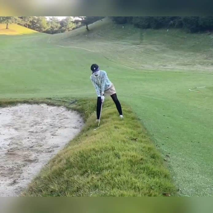 佐々木実季のインスタグラム：「昨日ハーフ回ったよ🏌‍♀ トラブル⛳🤣グリーン乗せたかったけど駄目でした🤪 #ラフ長め #ゴルフ #練習練習 #⛳ #ゴルフ大好き #ゴルフ女子 #🏌#ゴルフ上手くなりたい #ゴルフ好きな人と繋がりたい #ゴルフ女子と繋がりたい #golf #lovegolf #ゴルフ免許証 #ゴルフ免許証アンバサダー #目指せ美スイング」