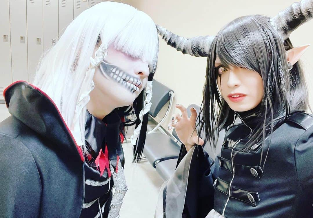 命さんのインスタグラム写真 - (命Instagram)「ハロウィンのおもひで🎃👻」10月31日 21時33分 - zigzag.mikoto