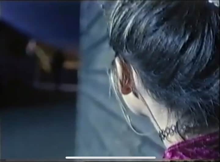 アヌーシュカのインスタグラム：「Who remembers when we dropped this epic Halloween video about a killer badger? Lolz. @brownswood @eoinglaister 🎃🦡🔪💯」