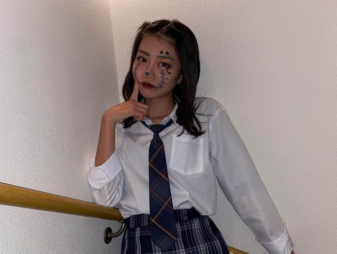 水戸由菜さんのインスタグラム写真 - (水戸由菜Instagram)「・ HAPPY HALLOWEEN🐈‍⬛  ハロウィンが終わってしまった?!!  時間が経つのがはやすぎるる  明日 今日好き 第3話です！ 一緒にリアタイしましょ♥️ お楽しみに!!  ・  #今日好き  #今日好きになりました  #秋桜編  #水戸由菜  #ハロウィン #ハロウィンメイク」10月31日 21時58分 - yuna_3047