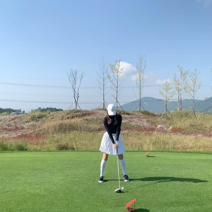 イ・ヨニのインスタグラム：「굿샷🗣👏🏻👏🏻😄😄😄 #세리머니클럽 다음주 토요일도 기대해주세요~!🎉🎉 토요일 4시20분방송.」