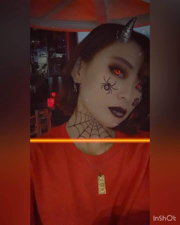ICCHANのインスタグラム：「. ☠🎃HappyHalloween🍭🍬 . 色んな経験させて頂いた10月も今日で終わり✨ 明日から11月だ～(*^^*) 11月は久しぶりに踊ったりする。。かも☺️❣️ 好きなことを色々とさせて頂けることに感謝してもっとレベルアップする月にしよ～✨ . . というわけでスナチャに甘んじた自分のハロウィン投稿でした笑😃🎃 ⋆⸜ ⚘ ⸝⋆ . 来月もよろしくお願いいたします🙇✨！ .」
