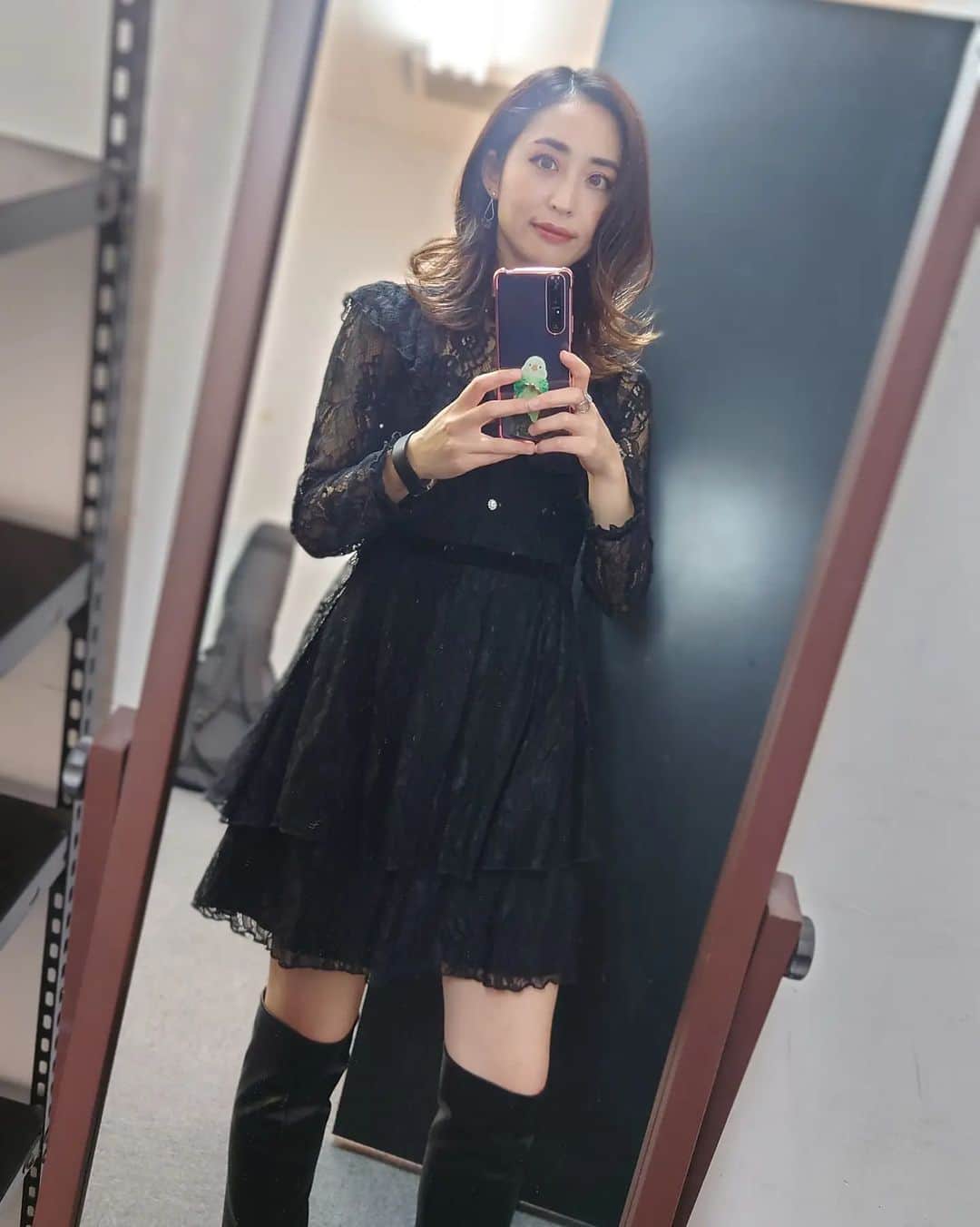 のインスタグラム：「Thank you for coming to the gigs in Osaka and Nagoya!!  D_DriveとWhiskey Dustのカップリングツアー中！ 大阪と名古屋でライブしてきました。 皆様ご来場ありがとうございました!! 47ツアーの最中でもありますが、このカップリングツアーも楽しんでおります☺️ Whiskey Dustうまいしカッコイイよね~🤘🏻 11月13日に厚木サンダースネイクでツアーファイナル！ 引き続き頑張ります🤘🏻  #D_Drive #Whiskeydust #gig #tour #rock」