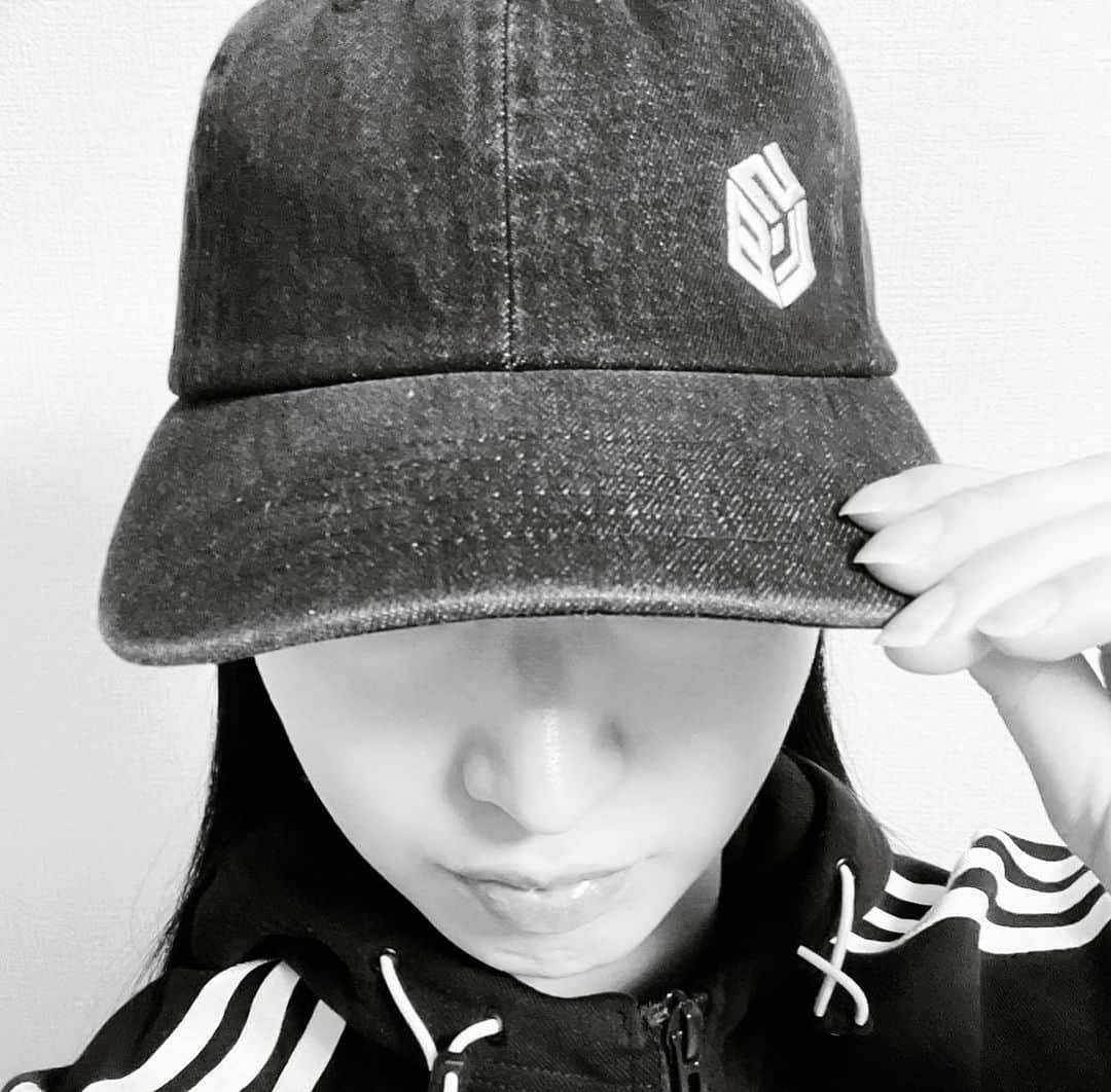 藤本那菜のインスタグラム：「＼お知らせ／  妹(@57_nachi )が代表を務める【BYN SPORTS】 @byn.sports のInstagramが開設されました！  活動認知のためにプロジェクト第1弾として、 BYNロゴマーク入りCapが本日(11月1日)から数量限定でOnline販売されます🧢  僭越ながら＼サンプル写真に登場中／  ※第2弾も企画進行中で、売上金は来年度以降開催を予定しているスポーツ関連事業への活動資金となります。  詳細はこちら💁🏻‍♀️ ▶︎ @byn.sports  #BYNSPORTS #BYN #Cap」