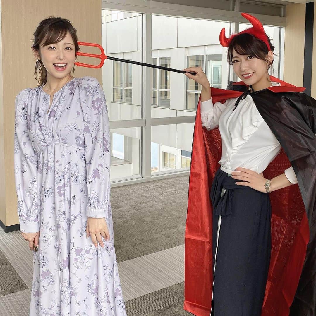 のインスタグラム：「・ ⁡  ハッピーハロウィン🎃！ ⁡ ⁡ 久慈ちゃんにぷすっ😈🪡 ⁡  ⁡ ⁡...ごめんね🥺。笑  ⁡  #HappyHalloween #🌙 #天使とデビル #久慈暁子 #ひたすら癒し #👼 #小野寺結衣 #フジテレビ #めざまし8」