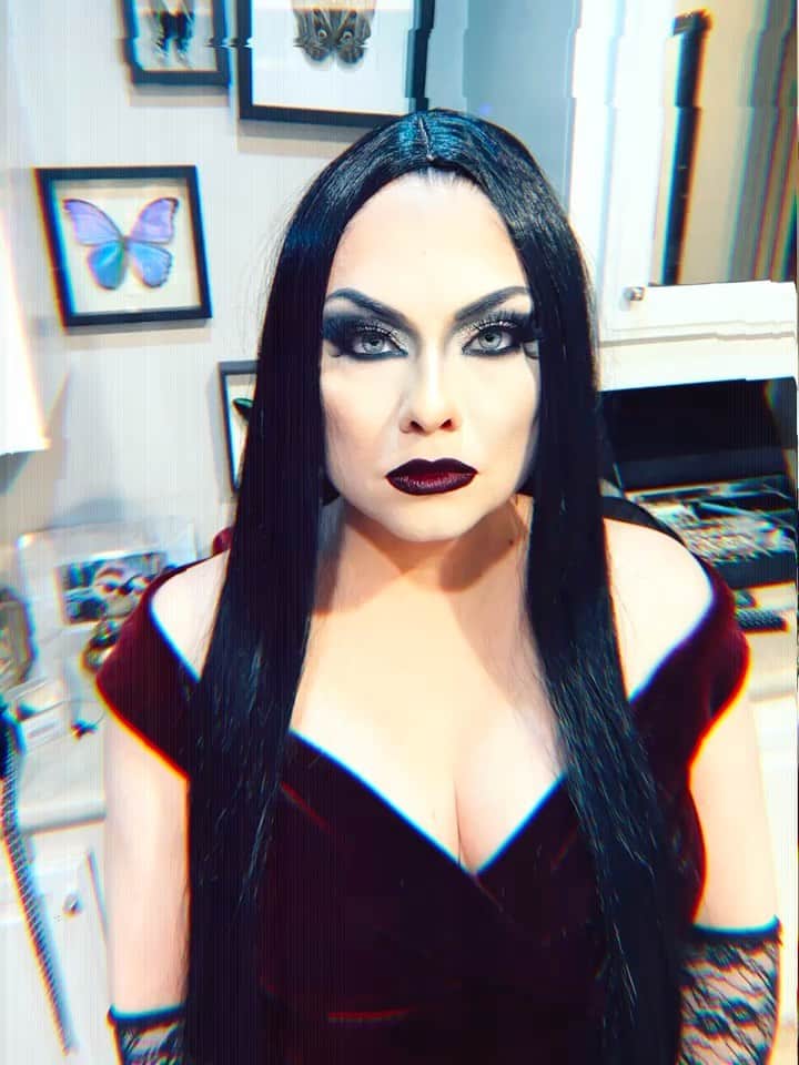 ジョディ・リン・オキーフのインスタグラム：「Happy Halloween!!! Love, Morticia. @jenfregozo working her magic yet again.」