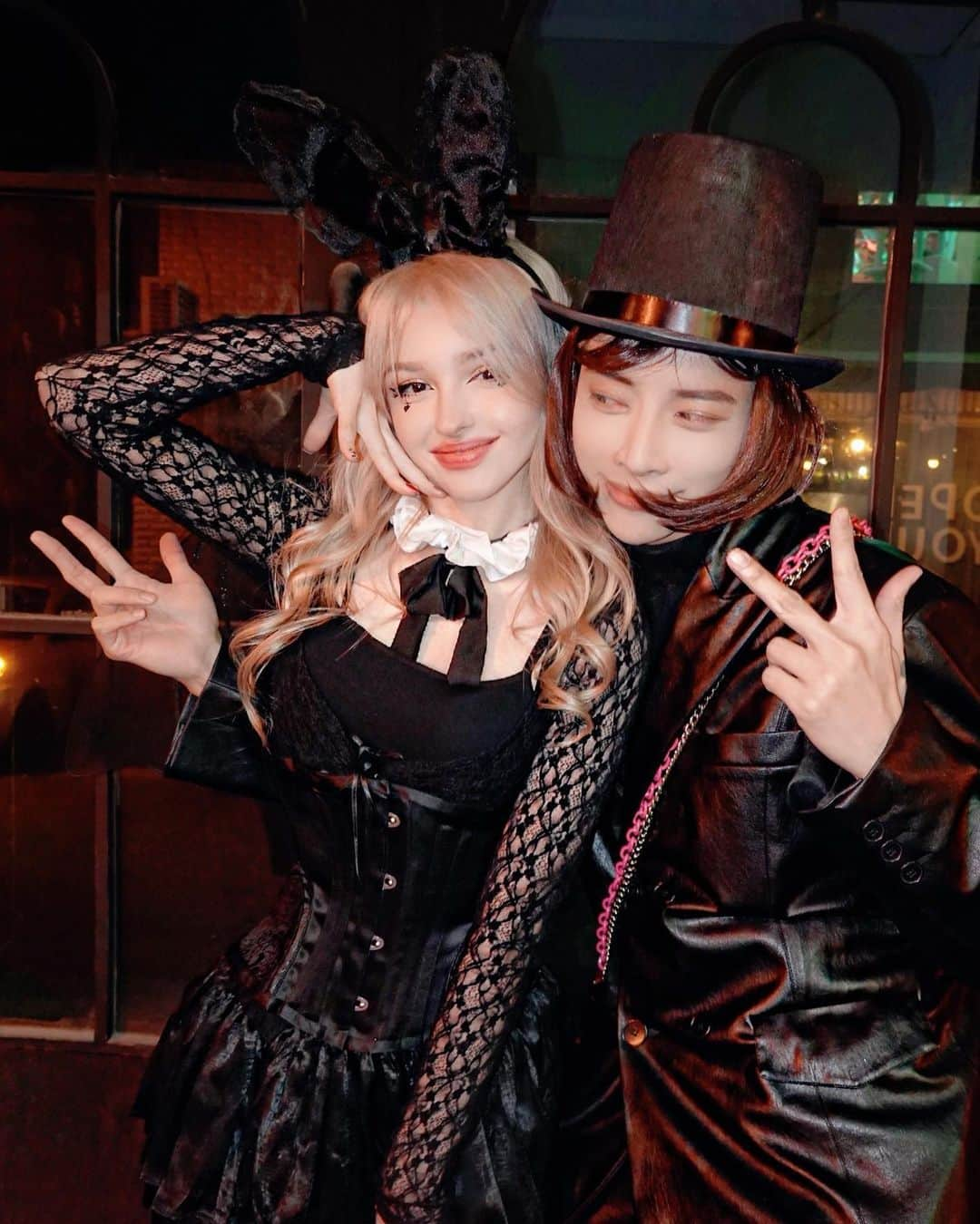 Elina 엘리나 (エリナ) さんのインスタグラム写真 - (Elina 엘리나 (エリナ) Instagram)「Halloween baddie bunny😎🐰 그냥 뭐 소소하게ㅎㅅㅎ」11月1日 21時17分 - elina_4_22