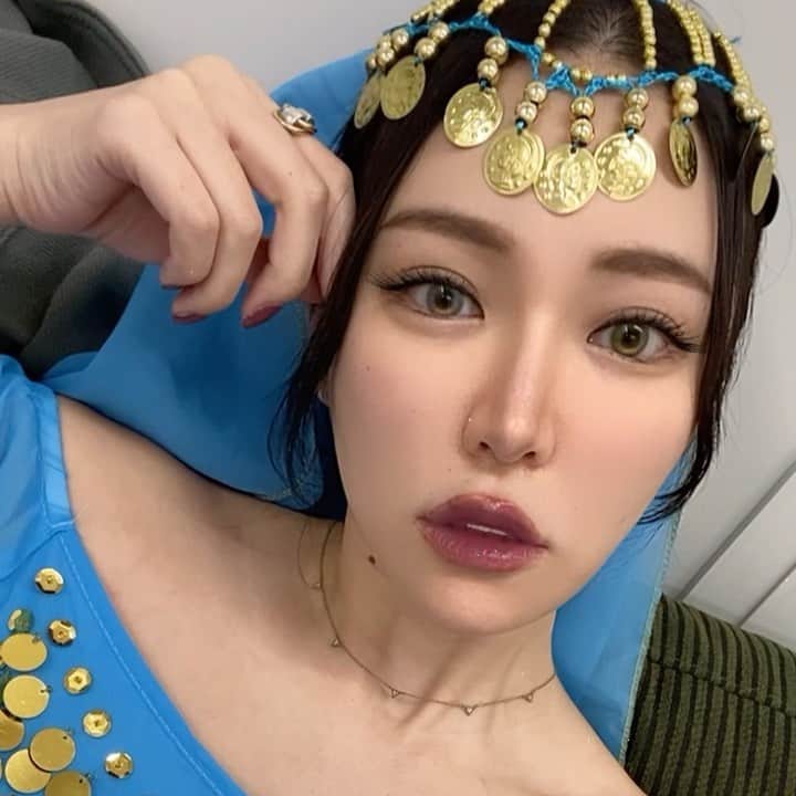 DJ mariennuのインスタグラム：「mariennuの本当の名前、茉莉恵は 父親がジャスミンの花からつけてくれた名前なんです🔮 因みに妹は百合の花から百合恵さん💠」