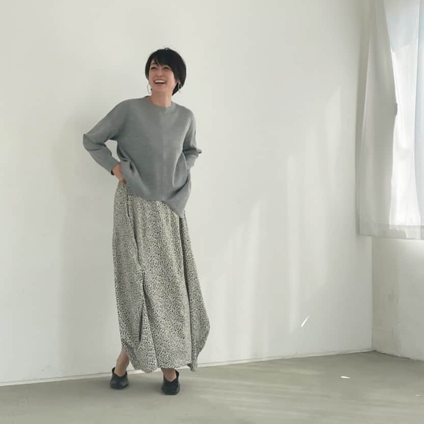 辺見えみりさんのインスタグラム写真 - (辺見えみりInstagram)「12月の　@shopch.jp  SSVは カジュアルなボアジャケットとか、ヒョウ柄スカートとか… 可愛くできました😌  もう来年の作業してますが…😅」11月1日 17時41分 - emiri_hemmi