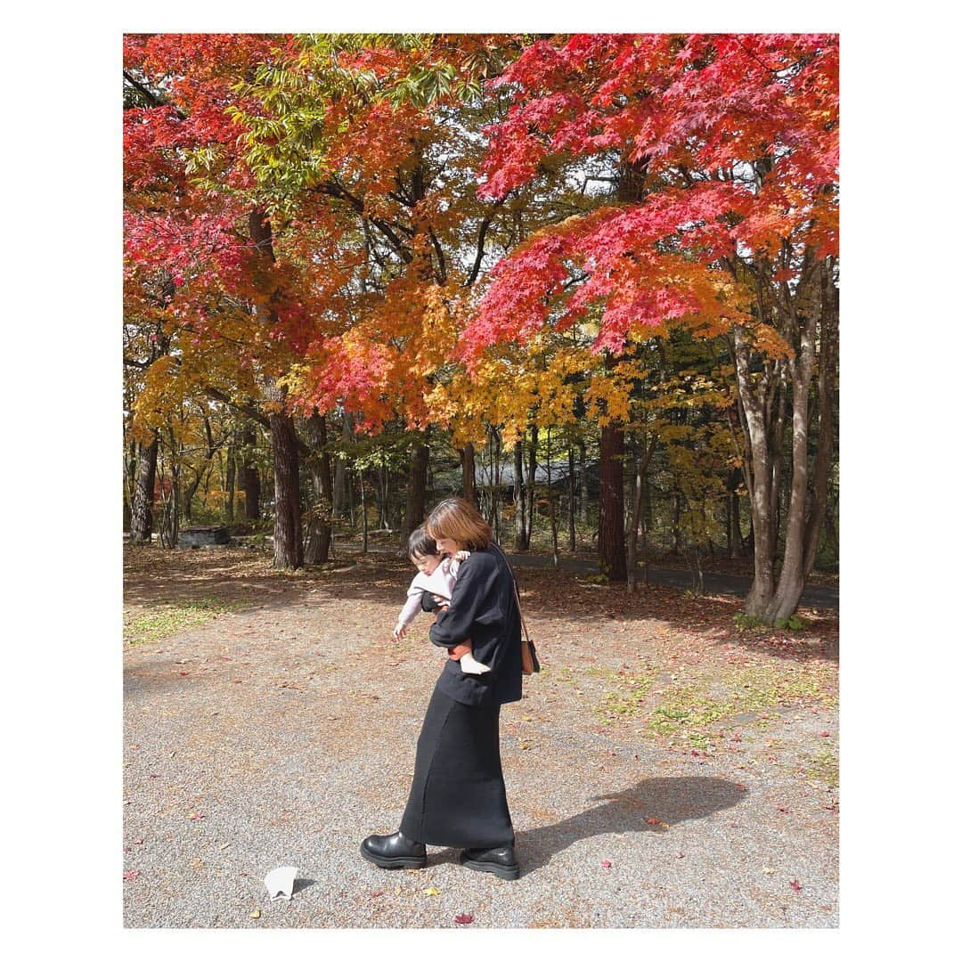 野尻美穂さんのインスタグラム写真 - (野尻美穂Instagram)「毎年恒例行事。 いい紅葉でした🍁 また来年☺️  #軽井沢 #結婚記念日 #声かけてくださった方々ありがとうございました🤝 #ひなたん通信」11月1日 18時27分 - miho_cocoa