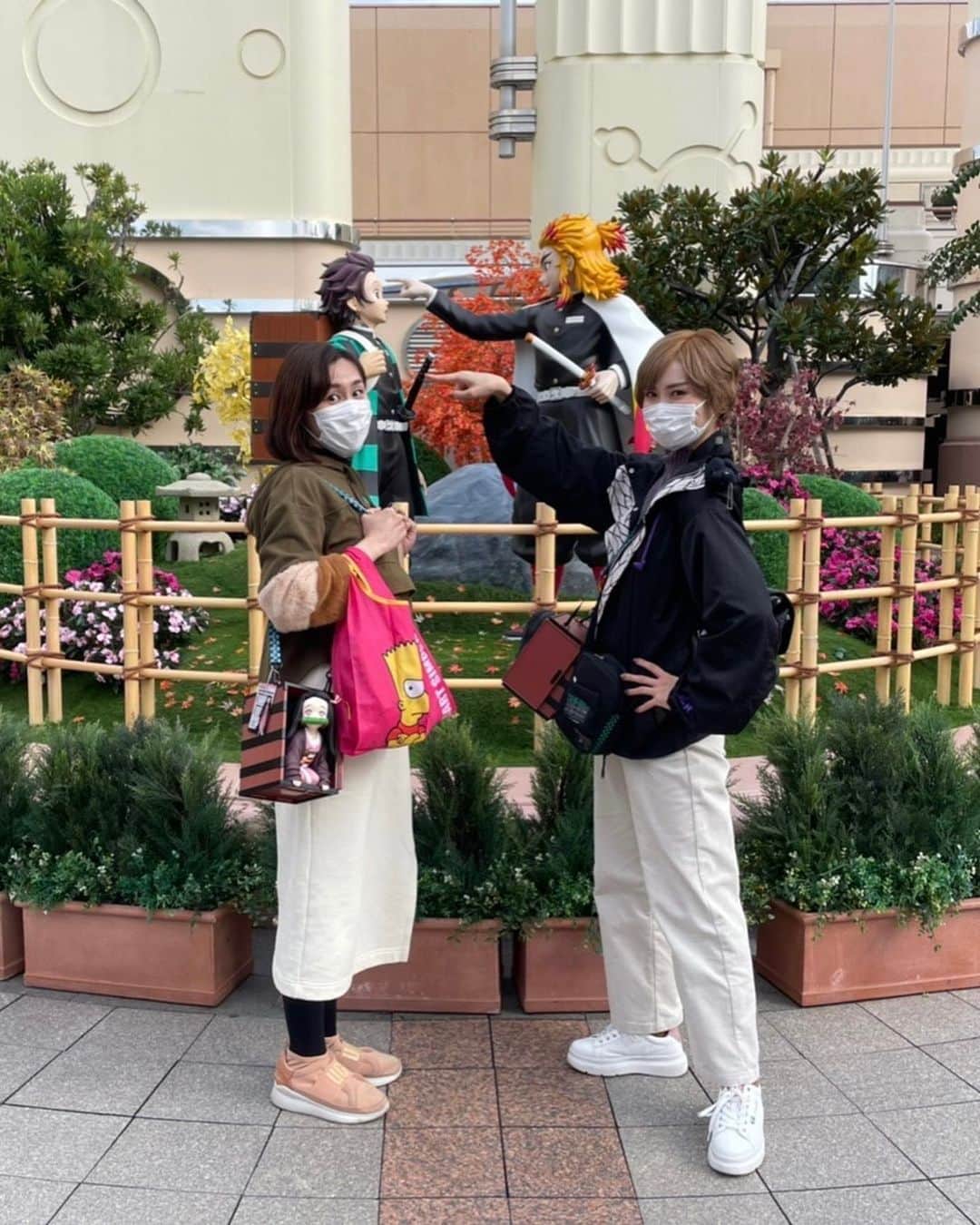 颯希有翔さんのインスタグラム写真 - (颯希有翔Instagram)「USJ✖️鬼滅の刃👹  大好きで在団中も退団後もお世話になりまくってるざわさん#翔我つばき さんとユニバに行ってきましたー💕 この日は鬼滅尽くし！久しぶりのユニバクオリティのアトラクションに若干酔いましたが…🤭笑 鬼滅ライド凄かったです🥺🥺✨  #ユニバ鬼滅の刃  #ユニバーサルスタジオジャパン  #ユニバ 関西の呼び方？ #usj 関東の呼び方？笑 #翔我つばき さん💕 #颯希有翔  #キメカツ 御報告👺 #ホグワーツ特急 がまさかの… #無限列車 🚂のように笑」11月1日 18時54分 - yuto_hayaki