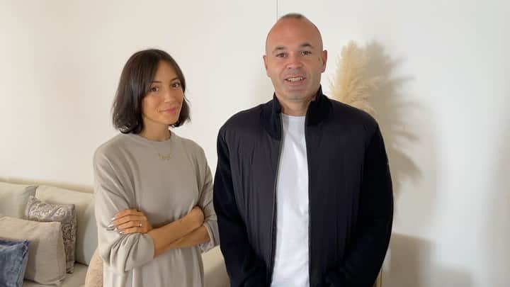 アンナ・オルティス（イニエスタの妻）のインスタグラム：「En investigación y en el tratamiento de muchas enfermedades, el tiempo no tiene precio.  #CompraTemps y suma tiempo para que @vallhebroncampus pueda seguir investigando.」