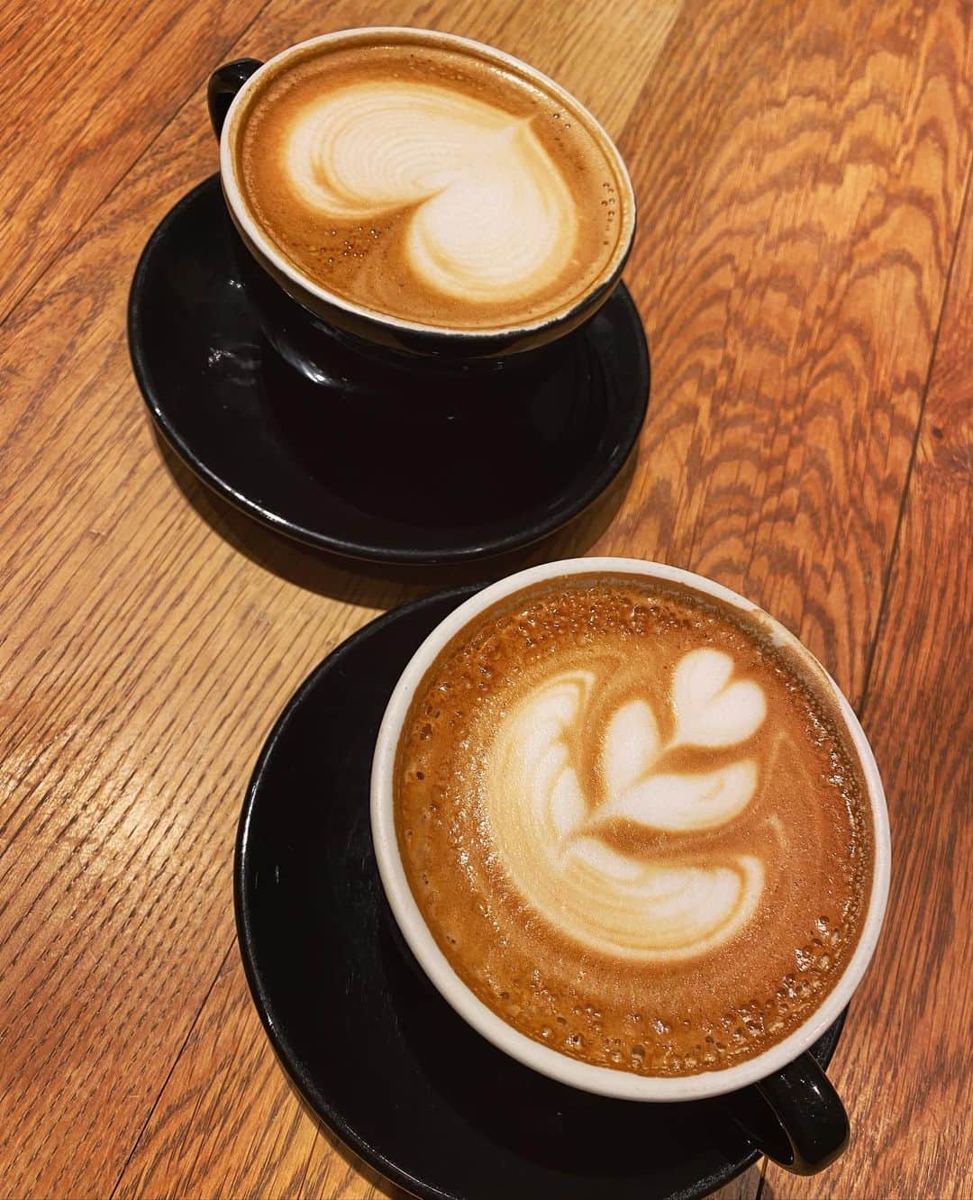 大寺かおりさんのインスタグラム写真 - (大寺かおりInstagram)「☕️❤️ 10月が一瞬で終わった気がする。 . 今年中にやるべきこと やりたいことをまとめてみたら まだまだたくさんあって。 . 今の内にできることを 一つひとつやっていこう と動き回った10月。 . 疲れちゃって一休みしようと カフェを探してる時に見た 夕焼けが綺麗で癒されました☺️🌆 . . . #coffee #rhc #ronherman #cafe #ronhermancafe #ロンハーマンカフェ #夕焼け #sunset #photo」11月1日 20時13分 - kaori_ootera