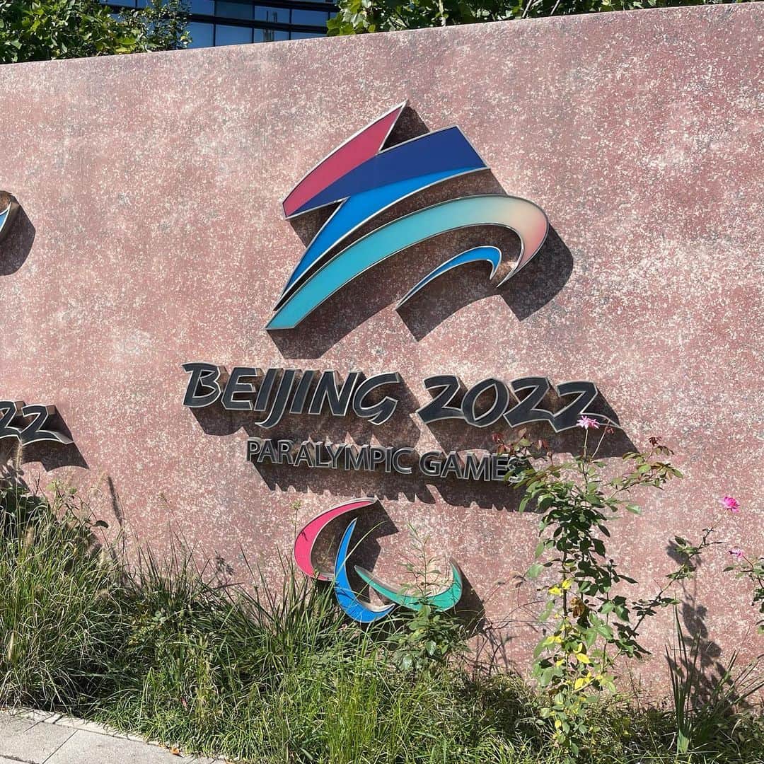 ジャン・ジェナリンのインスタグラム：「#2022  #🇨🇳 北京冬奥会加油🥳🥳😟 #💪」