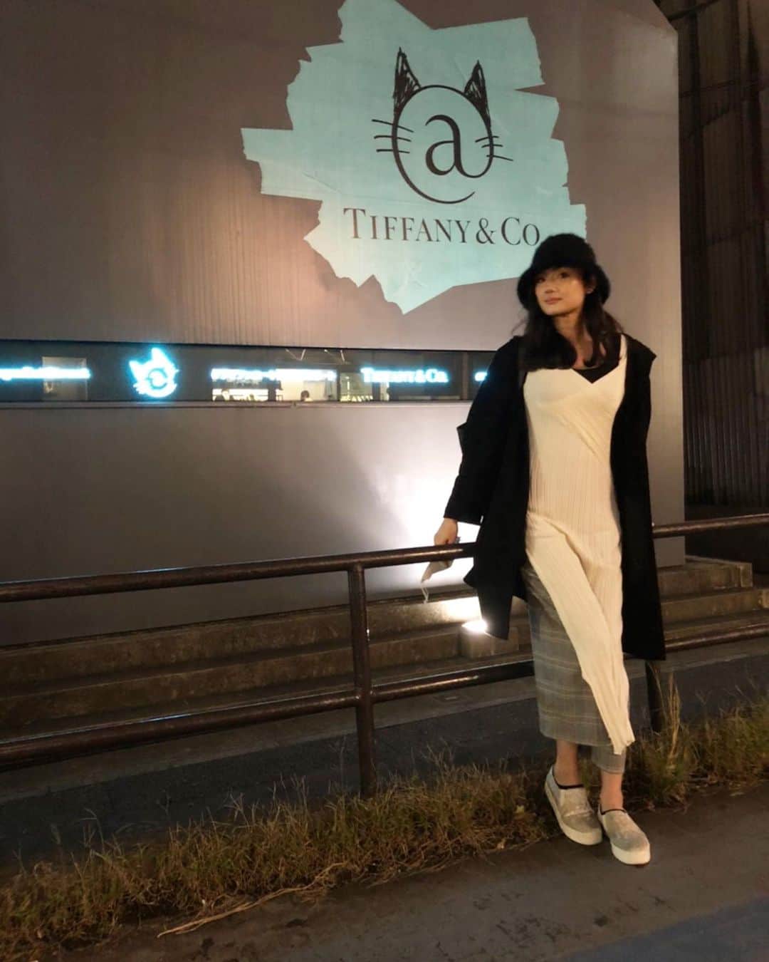 片山萌美のインスタグラム：「🧁 Tiffany&Co.  外で写真撮っただけ😂 カフェにいつか入りたい  #tiffany  #moemikatayama」