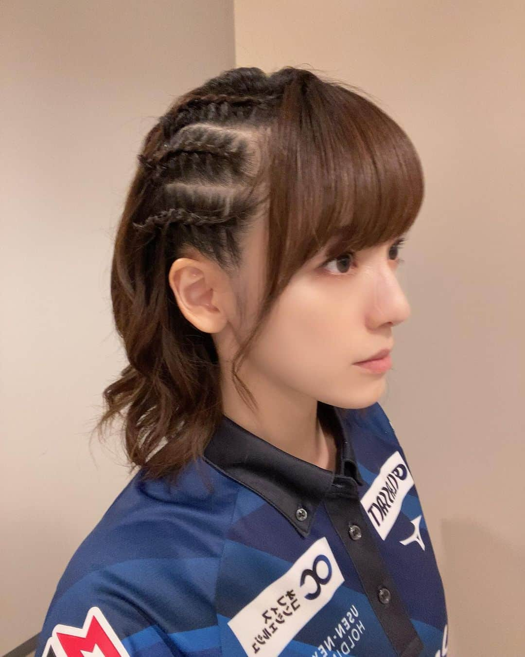 瑞原明奈さんのインスタグラム写真 - (瑞原明奈Instagram)「編み込んでクルクルしてもらった。 パイレーツ2トップ目、嬉しい！🙌   #本日の髪型」11月2日 0時21分 - akinamz