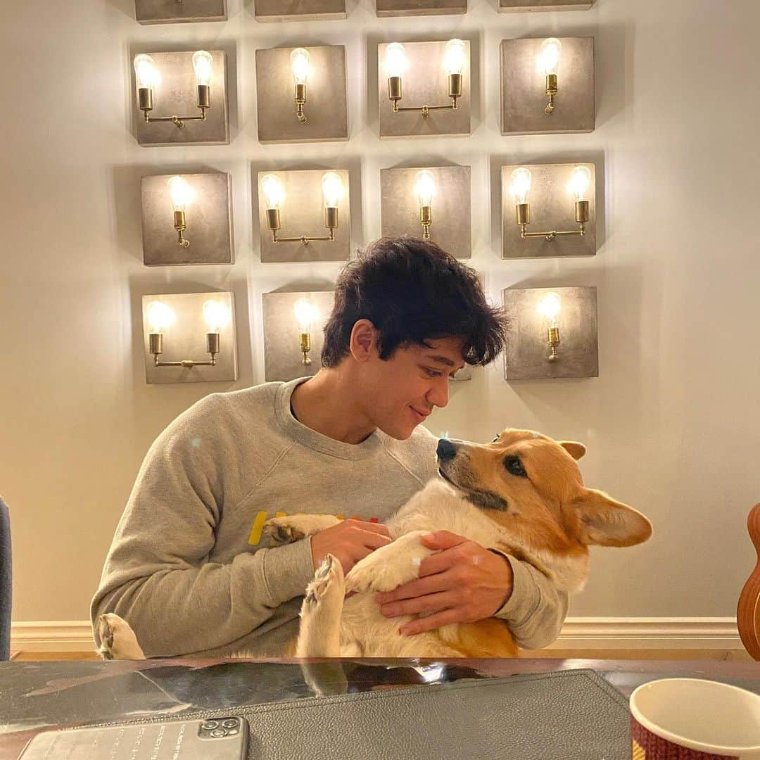 カイル・ハナガミのインスタグラム：「He was more than just a dog. He saw me grow up. He loved me when I was broke and living with two roommates and he loved me just as much when I bought a house with a backyard just for him. He loved me when I was broken-hearted and he loved me when I fell in love. He loved me when I booked my first big job and he loved me the same when I had no idea what I was doing. He loved me when I was gone for work and he loved me when I was at home laying on the floor with his chin resting on my chest.   But when I was diagnosed with cancer, he loved me the most because I needed it and when he was diagnosed with the same, I loved him the most in return—the kind of love that grows even more now that he’s gone.   He loved me regardless of my accomplishments or my failures. He didn’t care if I had nothing to do or a thousand things on my schedule. He lovingly demanded I was present with him at all times and for that, I am forever grateful. I miss him painfully. My dog. My love. My Cash.」