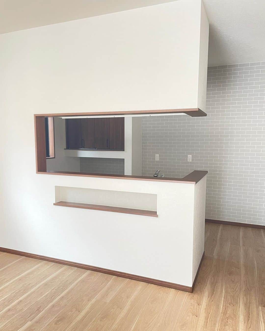 株式会社 元氣建設のインスタグラム：「#マイホーム #一戸建て #インテリア #ダイニング #キッチン #和室#家づくり#モデルハウス #元氣建設 #元気建設 #リフォーム #リノベーション #ショールーム #住宅 #新築 #外観 #注文住宅 #自由設計 #大阪 #木目 #和#カウンターキッチン #myhome #玄関ポーチ#interior #showhome #instahome」