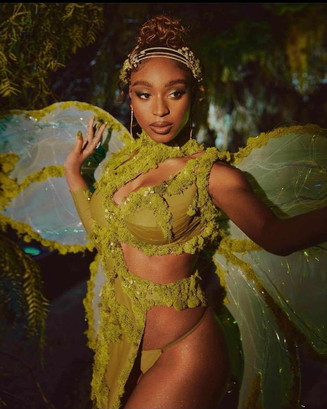 Fashion Climaxxさんのインスタグラム写真 - (Fashion ClimaxxInstagram)「Fashion Designer @asanchezfashion Transformed @normani into an #enchantedfairy wearing a olive moss covered dress, headpiece and fiber optic light up fairy wings!! 🧚 WOW!! You did that bestie 🙇🏻‍♀️ I’m OBSESSED!!!  . . . .  #byadolfosanchez #fashion #halloween2021 #fairy #enchanted #haute #hot #sexy #fire #gorgeous #normani #everything #slayed #halloween #sexycostume #losangeles #la #designer #fairytale #fashiondesigner」11月2日 10時09分 - fashionclimaxx2