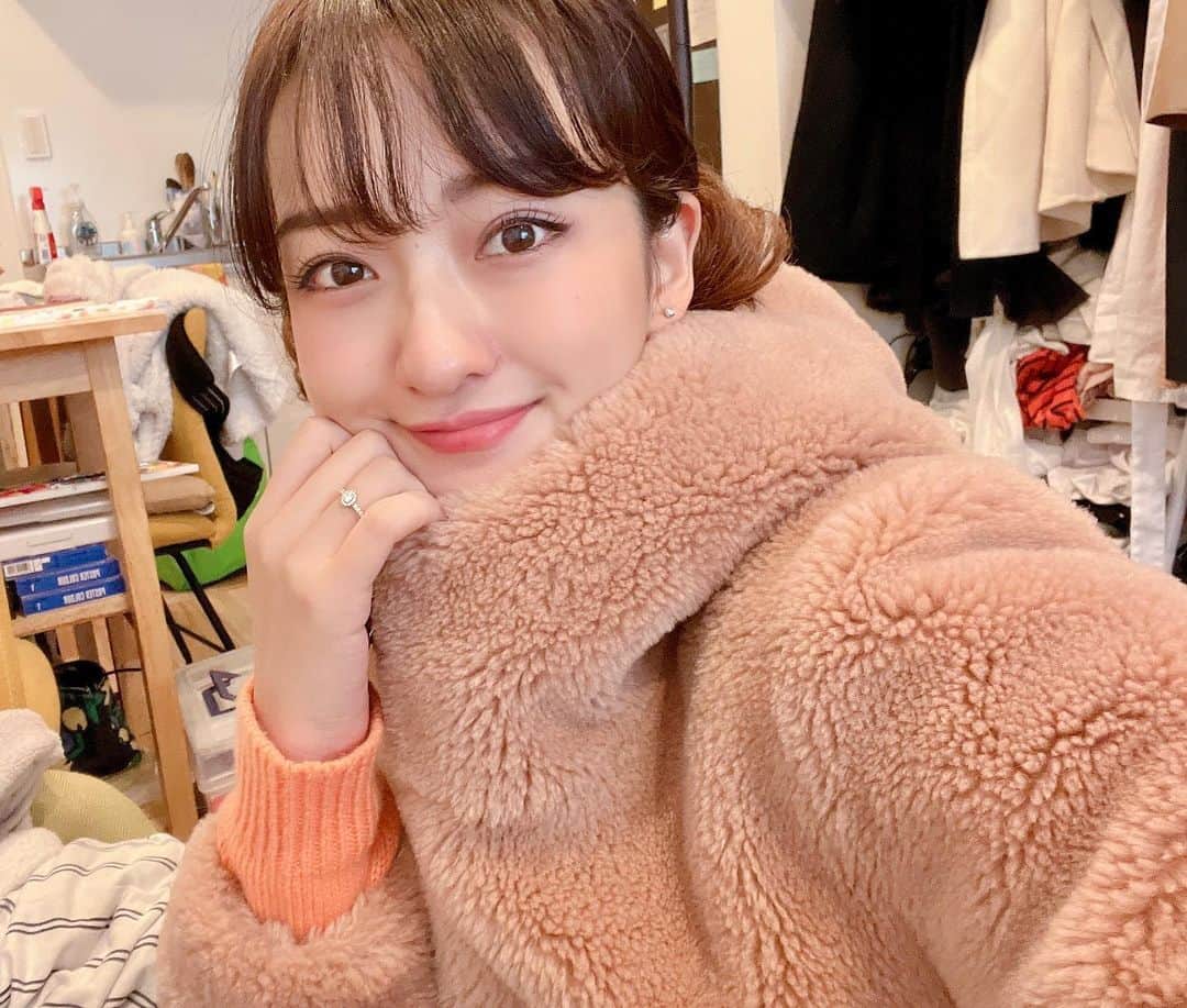倉田茉美のインスタグラム：「元気でやってます。🧸  毎日心を無にして過ごしているような気がしますが、みなさんはいかがお過ごしでしょうか。  最後の写真は大好きなピータン豆腐。これとビール飲みたいです。風呂屋行ってから。」