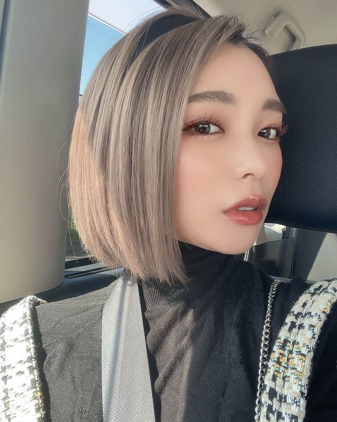 Hitomiのインスタグラム：「❤︎  新潟は雨降ることが多いそうで 今週来週は傘持つことが多くなりそう😌☔️ 晴れたらお出かけしたいなぁー☀️  そして明日お知らせがあります🧡 みんな喜んでもらえるといいな🥺  #17live #イチナナ　#17ライバー　#live #ライブ配信 #live配信#model #モデル　#fashion #ファッション　#ワンピース　#onepiece」