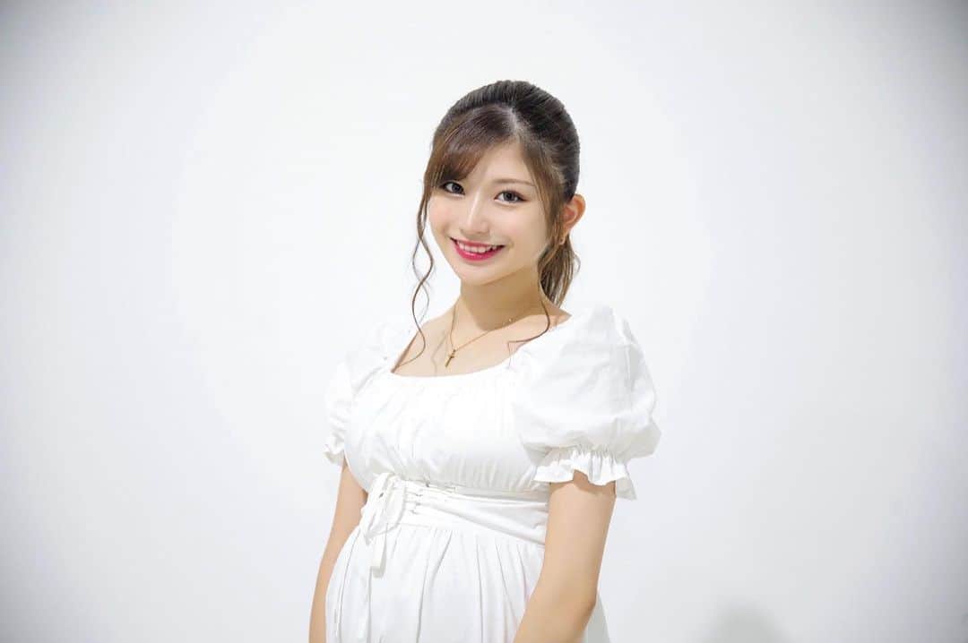 清水英実のインスタグラム：「ご報告🕊🤍  雑誌I LOVE mamaが2022年2月に復刊することになり、専属モデルとして活動させて頂くことになりました♡  I LOVE mamaを盛り上げていけるように頑張ります!!  @new_ilovemamaofficial  #ilovemama #ママ雑誌 #専属モデル」