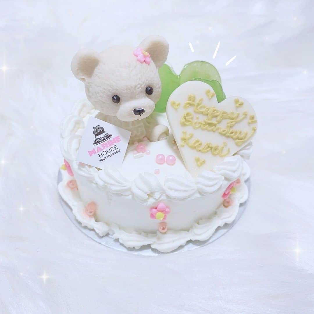 稲垣香織のインスタグラム：「・ ・ ・ 🎃10月31日🎃  レッスンの時にお誕生日のお祝いで可愛すぎるケーキをいただきました😭😭😭💭  可愛すぎてとっても幸せでした(T^T)  それにすっっっごく美味しかったです！！(≧ω≦) 大好きなくまちゃんケーキ🥺🐻 ありがとうございました！！🥺  #ケーキ #くま #可愛い #お誕生日」